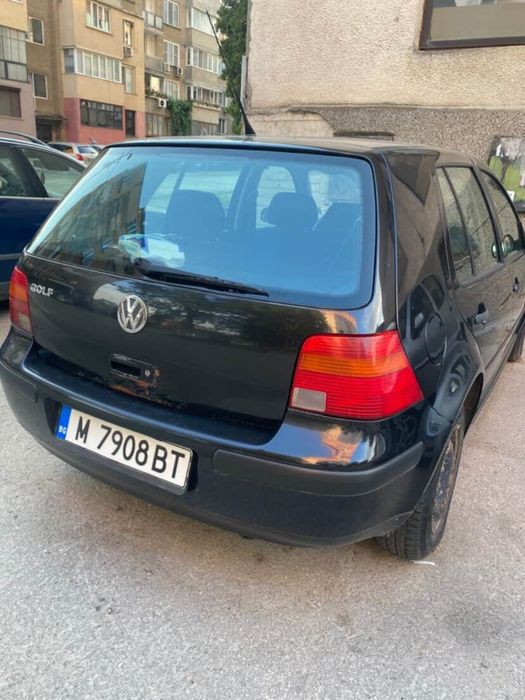 Volkswagen Golf 4 / 1.4 / 75 кс / черен / 2003