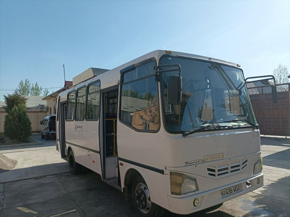 Продаётся исузу автобус пробег 220.000