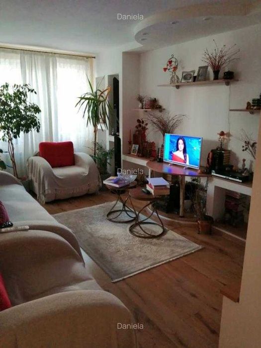 Proprietat vand apartament 3 camere Constanta, zona Far — fotografia 3