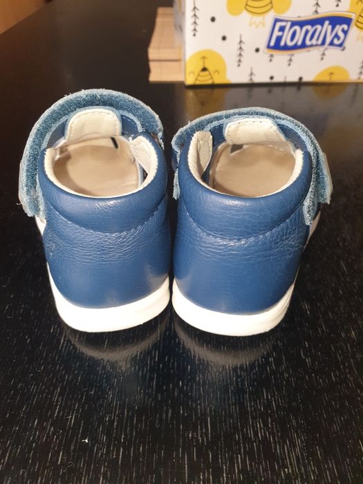 Бебешки сандали на Колев&Колев