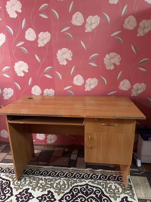 офисный стол/срочноо