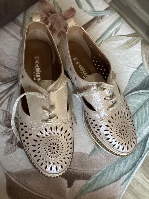 Дамски обувки от естествена кожа