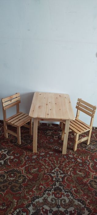 Столик детский .