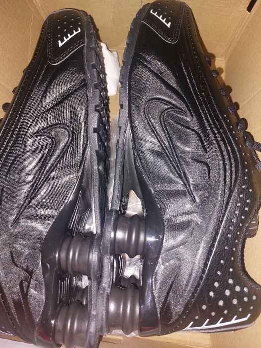 Nike shox R4 black