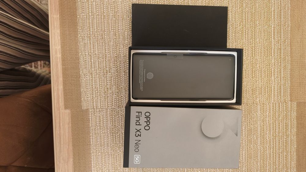 Vând   Oppo Find X3 Neo 5G Starlight Black