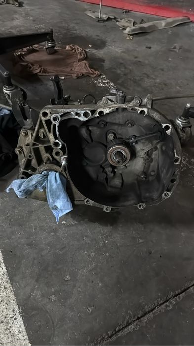 Cutie Viteze Dacia Duster 1.6 benzina 5 trepte