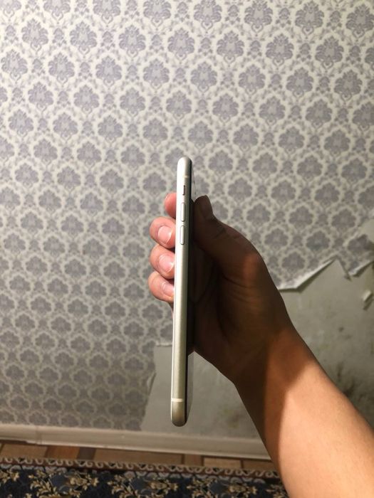 продается или обмен айфон 11