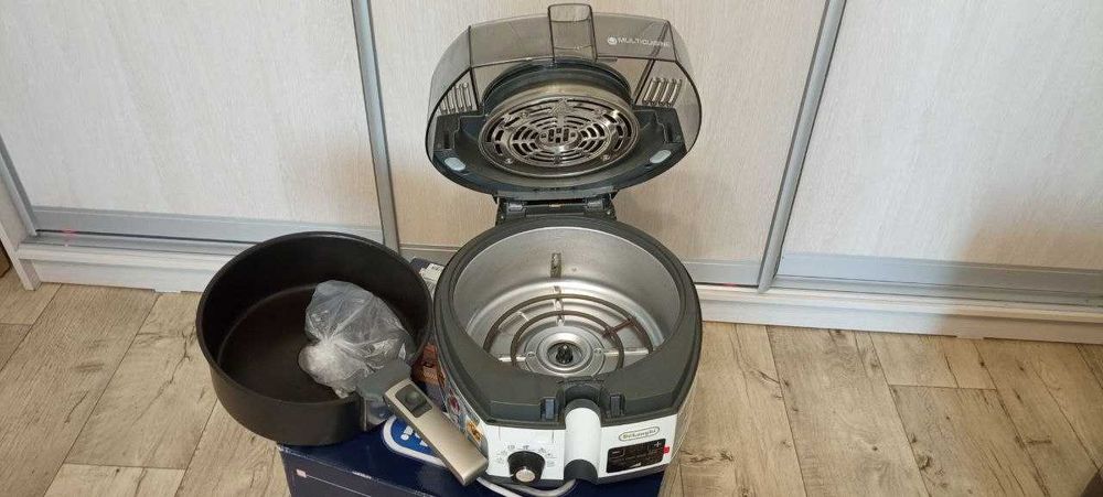 Продам Мультиварку (мульти-печь) De'Longhi, 5в1