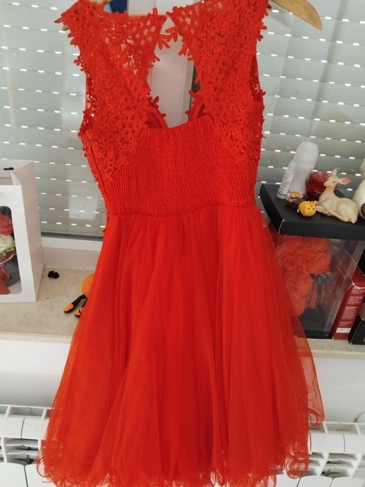 Продавам рокля за 100 лева носена е 2 часа