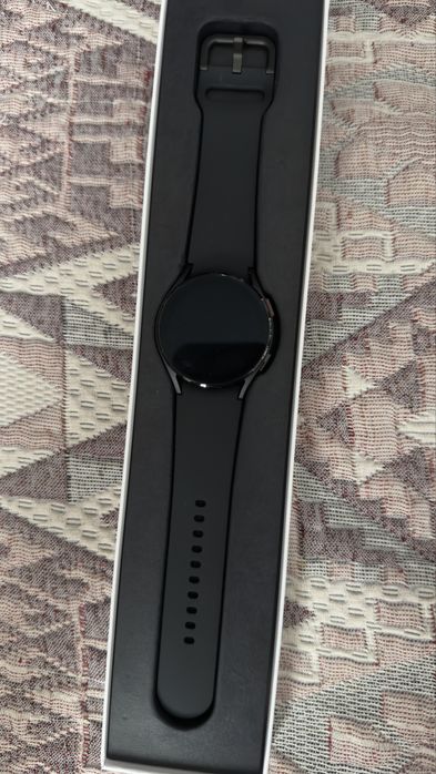 Продам смарт часы самсунг галакси watch 4