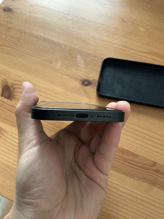 iPhone 16e с гарантией