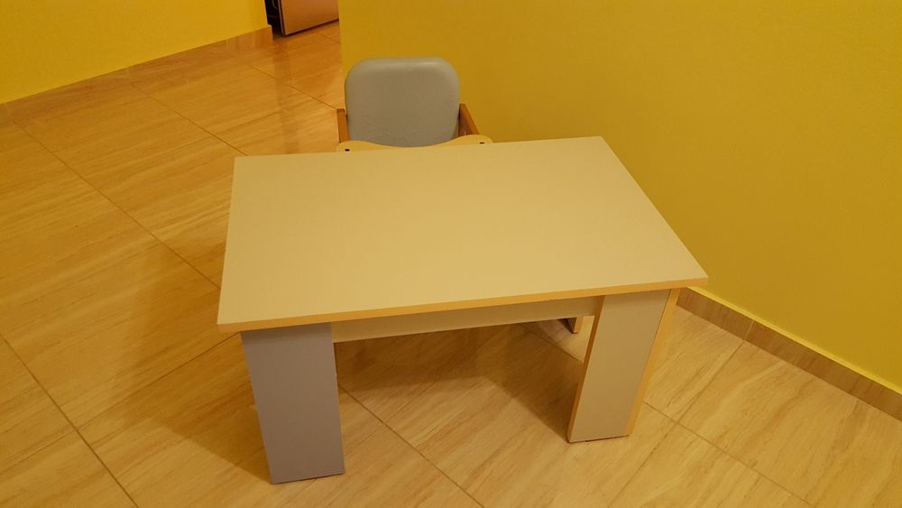 Măsuță de activități pentru copii