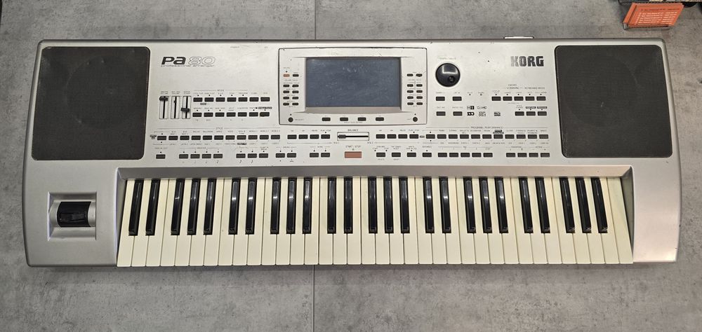 Синтезато KORG PA 80