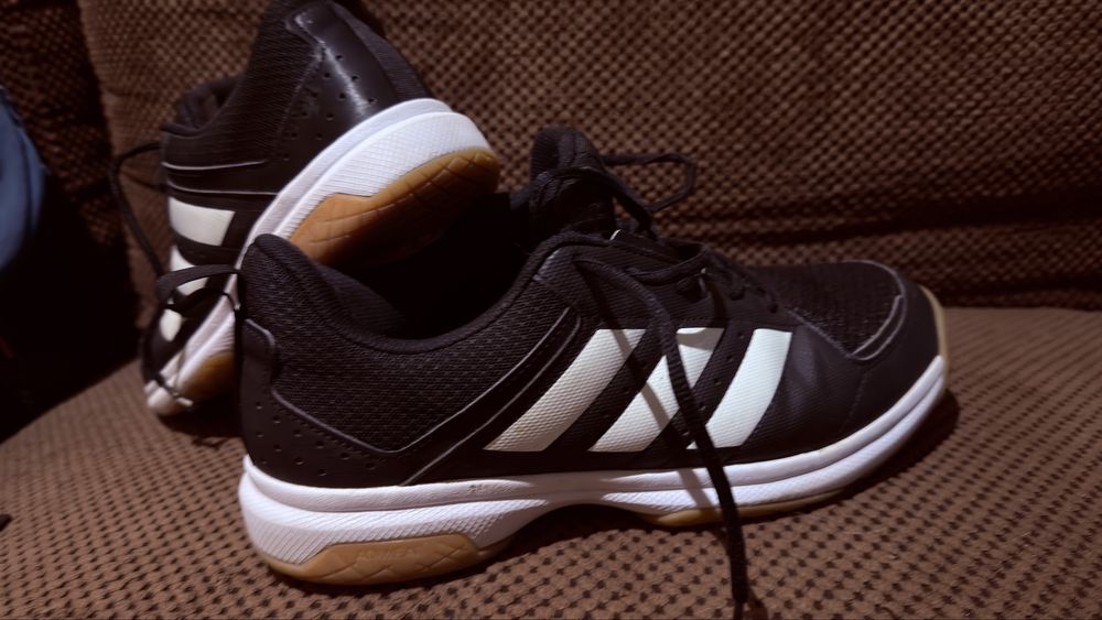 Adidas marimea 44