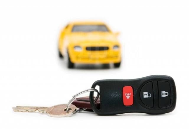 Вскрытие замков капота машины