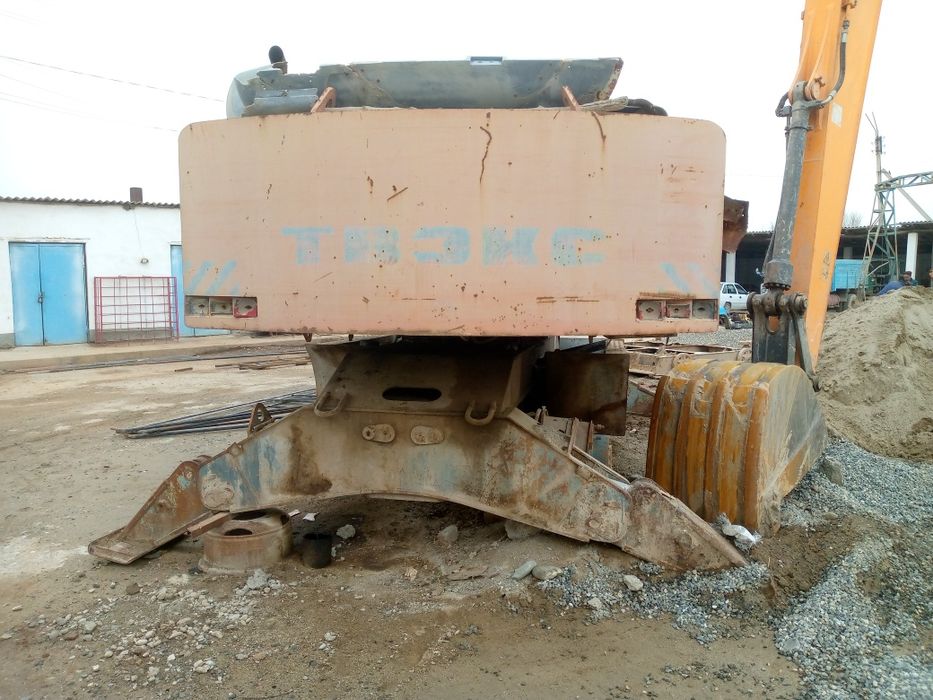 Ek 20 ekskavator sotiladi