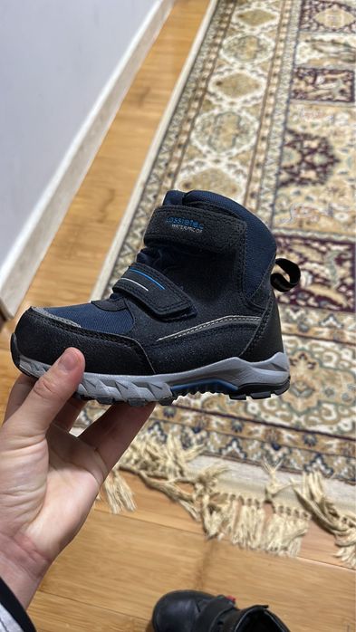 Продам детскую обувь