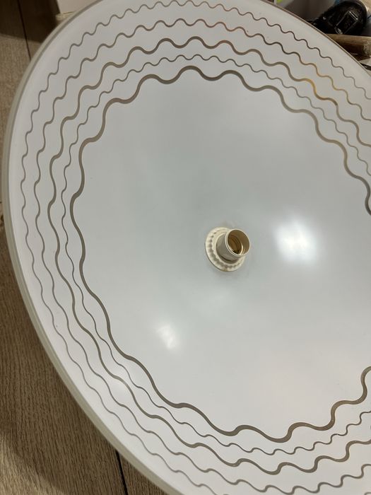 Продам люстру б/у