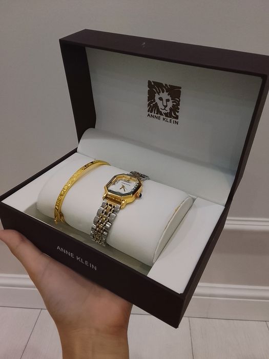 Часы и браслет от Anna Klein