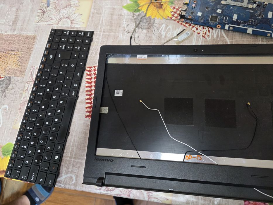 Vand Lot 6 Laptop HP + Lenovo de piese