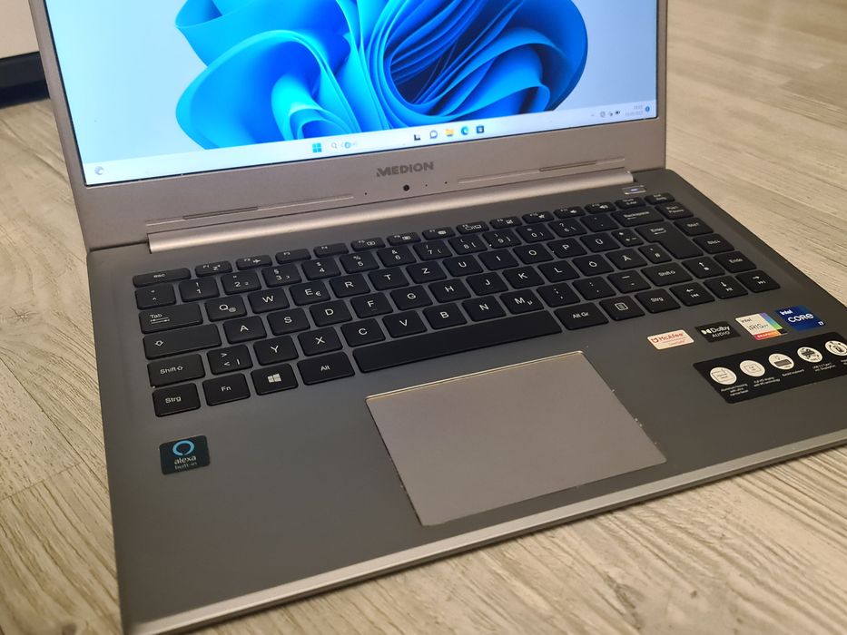 Laptop Medion  i7 generatia 11