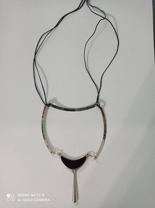 Ожерелья ручной работы