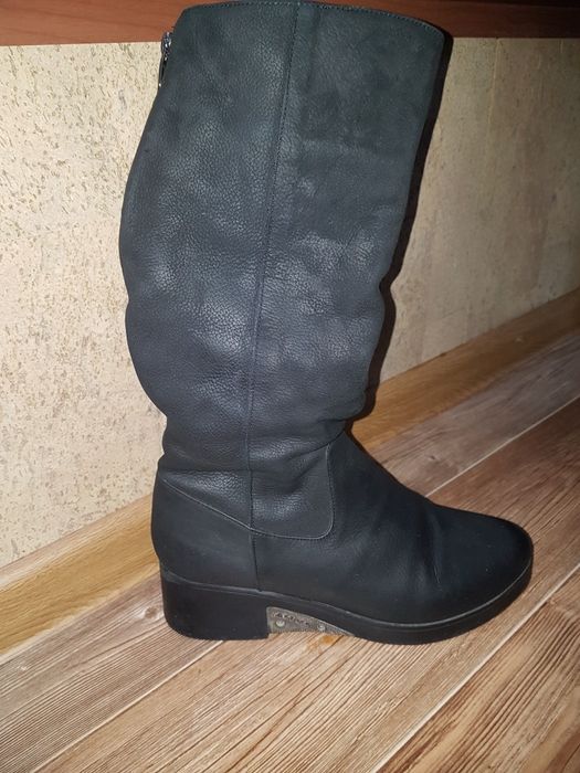 Продаю сапоги женские