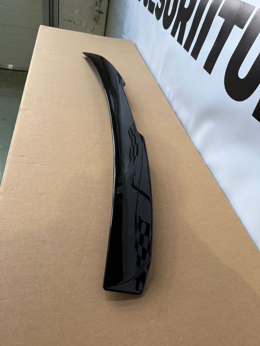 Eleron luneta ACS style compatibil cu BMW seria 5 e60 negru lucios