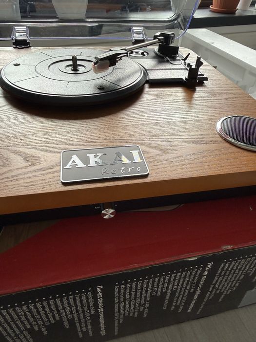 Pick-up AKAI ATT-11BT NOU - stereo - difuzoare incorporate - Bluetooth - RCA - USB - SD Card