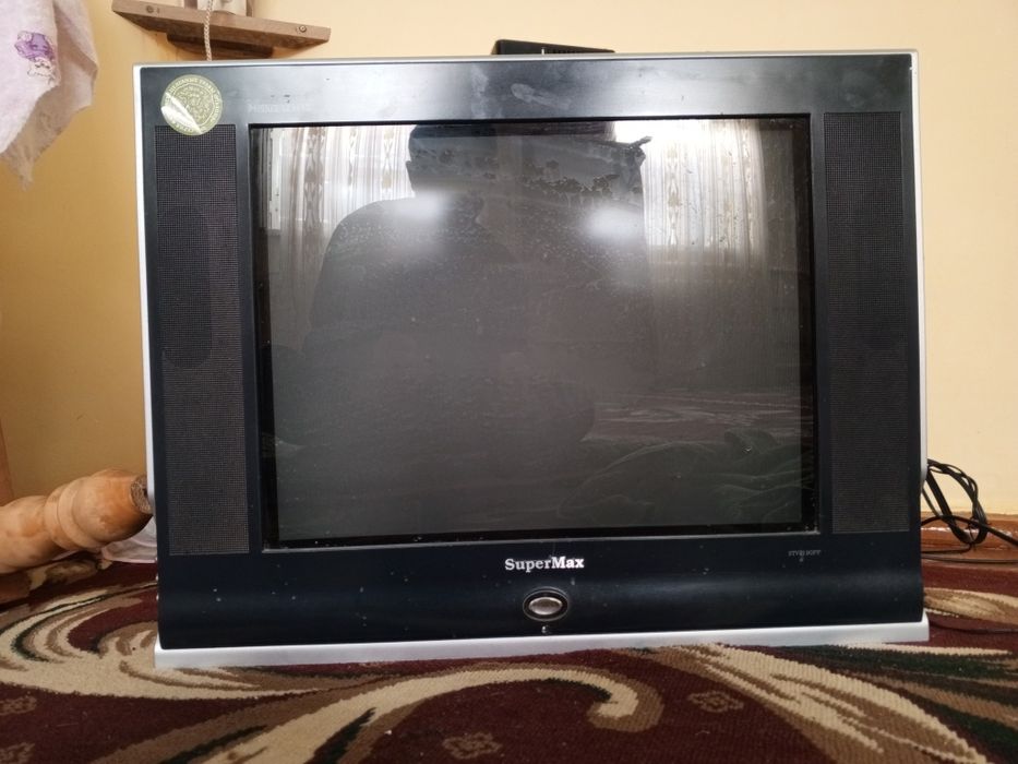 Телевизор плоский экран марка: SuperMax