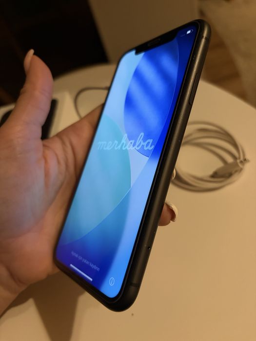 Iphone 11 много запазен