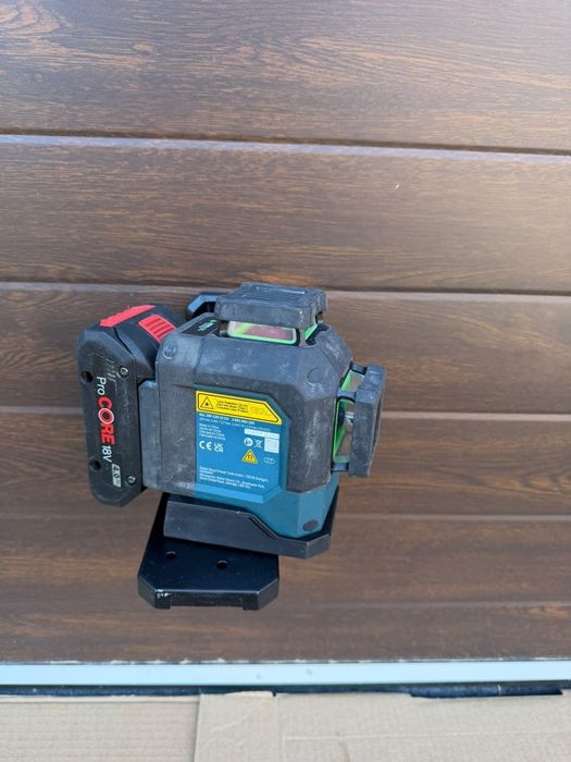 Bosch nivela cu 3 linii verzi
