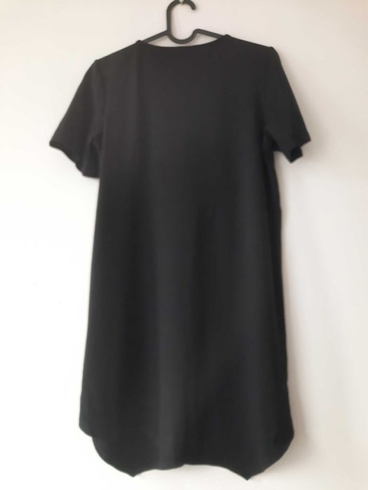 Малка черна рокля