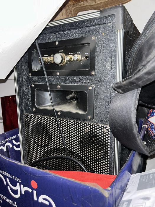 Boxe cu connectare prin cablu