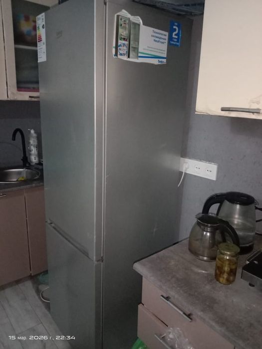 Продается двухкамерный холодильник
