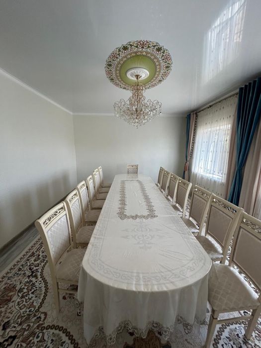 Срочно продам стол со стульями