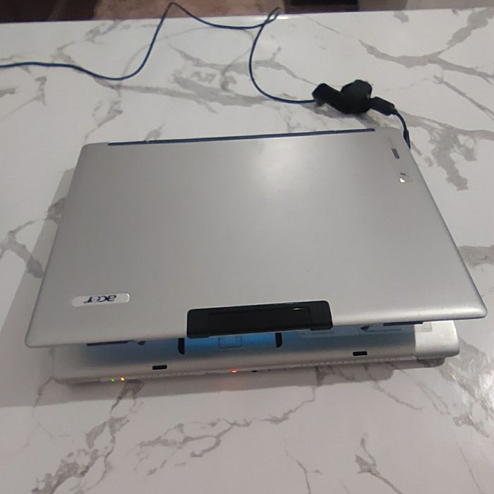 Ноутбук сатылады. Жағдайы күшті.