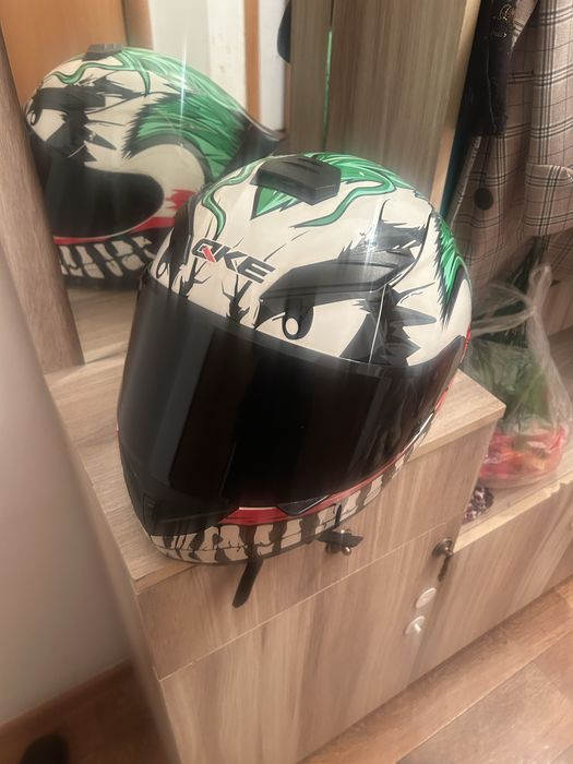 Шлем для мопеда.