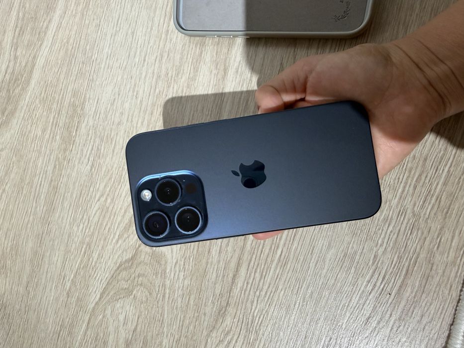 Продам iphone 15 pro 256 gb