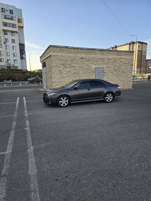 Toyota Camry se 2.5. 2009