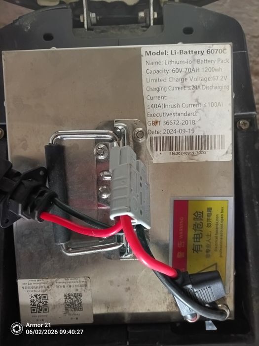 Elekrtroskuter elektrovelik