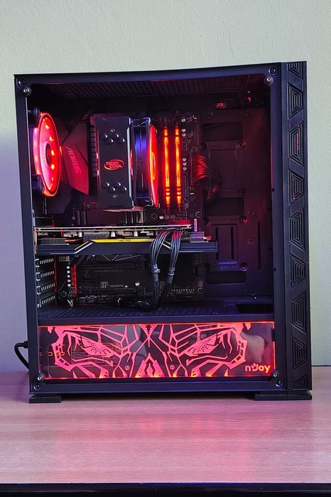 PC Gaming Ryzen 5600 / 16 RAM / RX 5700 XT