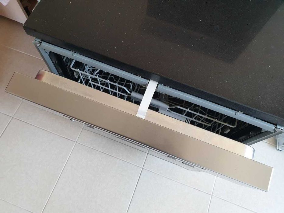 Inox Miele Auto Open QuickPower Wash Съдомиялна - Частично Вграждане