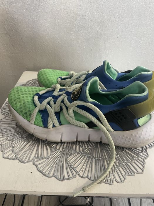 Adidasi Nike de vara
