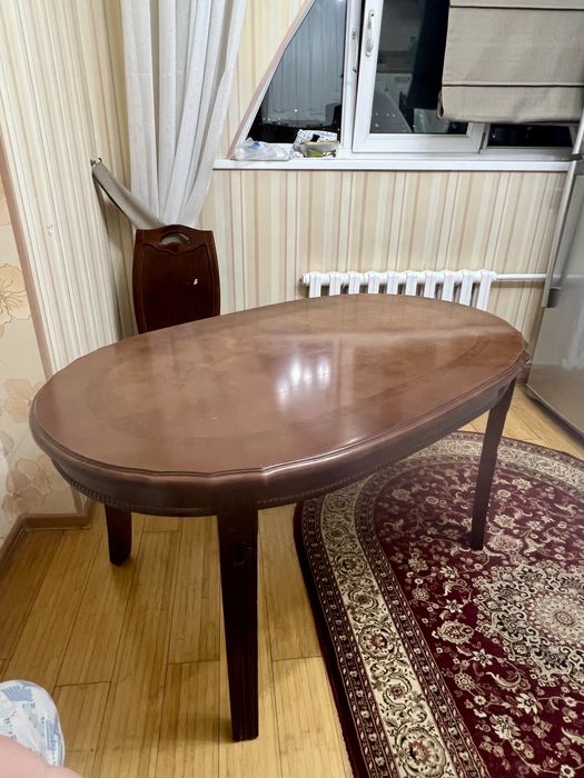 Продам обеденный стол из дерево