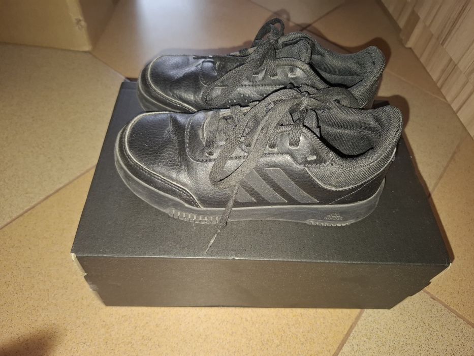 Детски кожени маратонки адидас