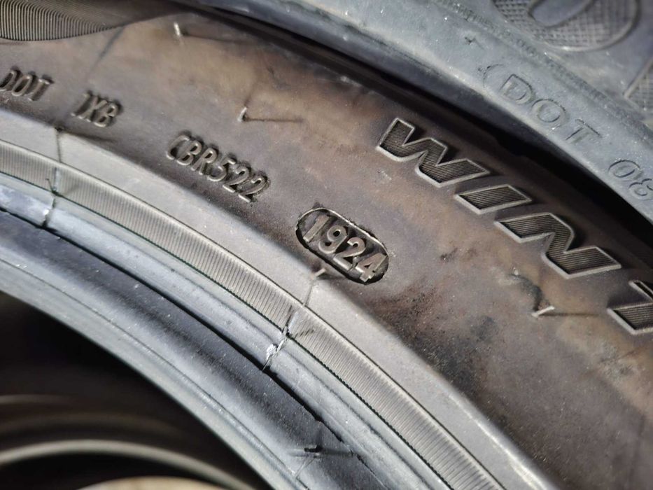 2 anvelope 245/45 R17 Pirelli - Vandute !