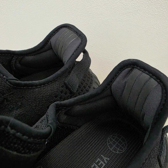 Yeezy Boost 350 V2 Onyx (STOCKX VERIFIED) Marimi: 43 1/3 + 44