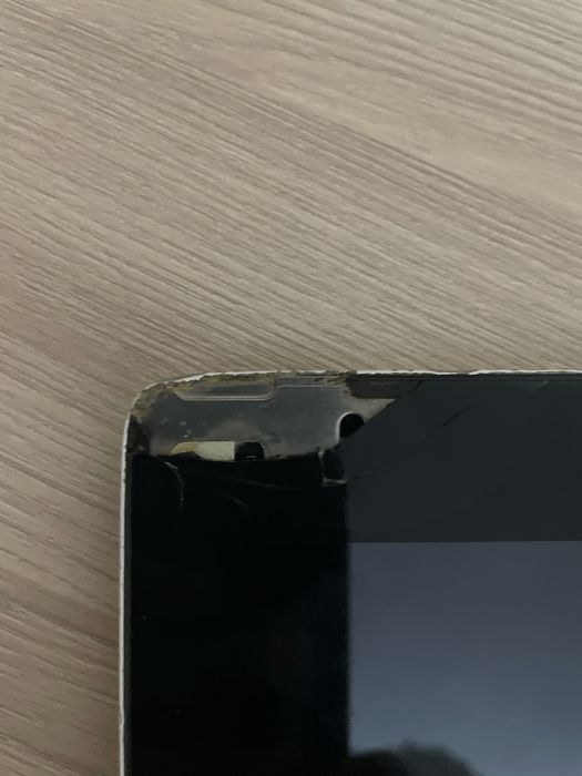 Продам сломанный айпад