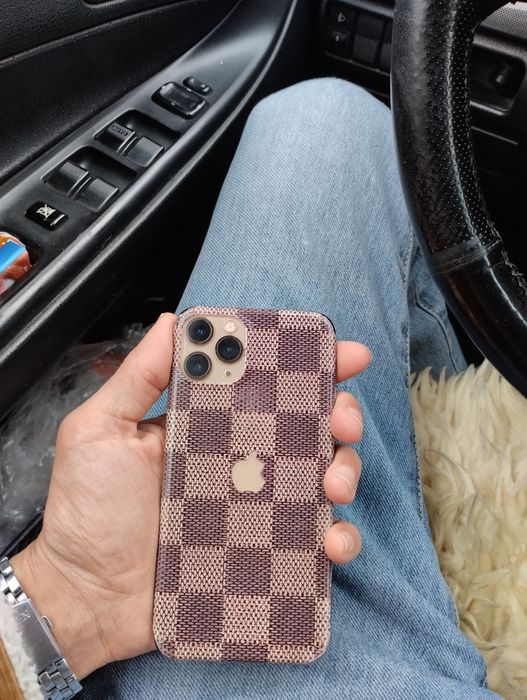 Продам айфон 11про